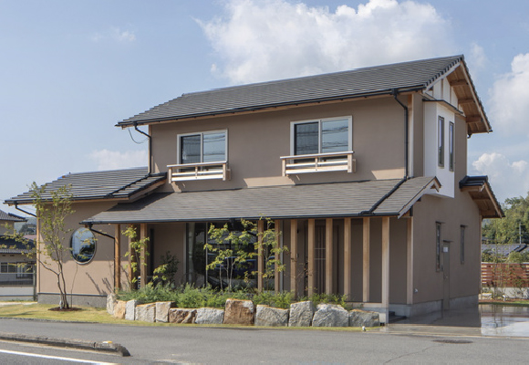 外壁は湿式の家